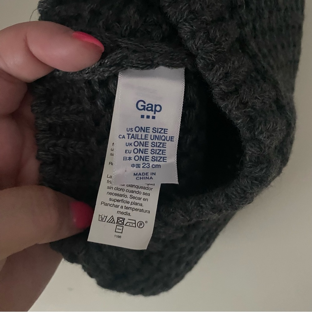 GAP Knit Hat - Picture 5 of 5